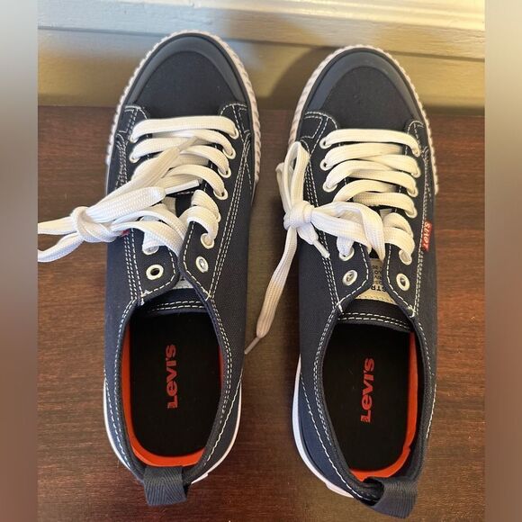 Men’s Levi's Navy Canvas lightweight Sneakers with White Laces size 8, new - Picture 5 of 9